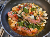 Francesco Caridi  ist ein Meister für die Zubvereitung von leckeren Meeresfrüchten