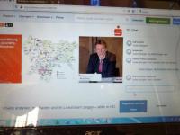 Virtuelle Sparkassen-Premiere nach Zweigstellen-Zäsur: Freiburgs Sparkassen-Chef Marcel Thimm online auf Sendung.