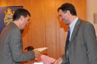 Bürgermeister Walter Laub und der Vorsitzende der UBU-Fraktion Ilias Moussourakos