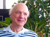 Der große Zampano der Magnet-Kraft und Dompteur der Atome: Prof. Jürgen Hennig.