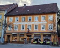 Confiserie-Cafe-Conditorei Mayerhöfer, Furtwangen: Hier arbeiten die Meisterinnen der Schwarzwälder Kirschtore unter Regie von Melanie Weisser